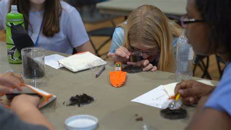 University of St. Thomas Launches Free STEM Camp for Middle School Girls